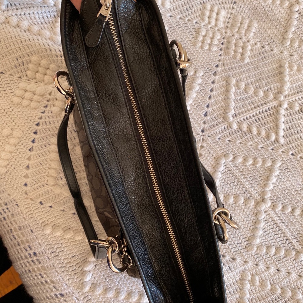 Coach Bag - Picture 4 of 9